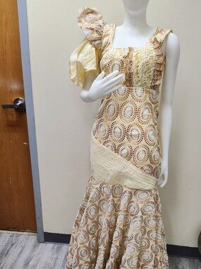 Elegant Lace Yellow Dress Size S